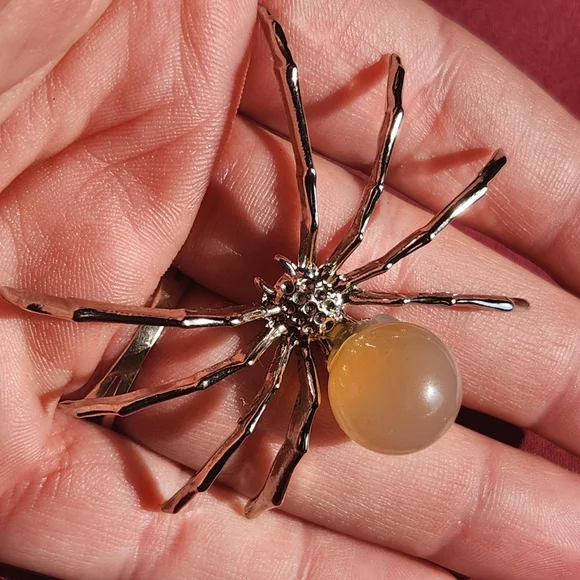 Metal Spider With Carnelian Agate Sphere - Picture 2 of 4